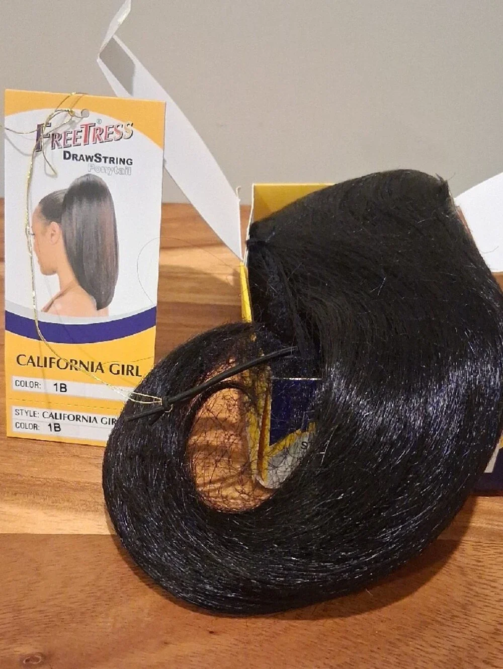 California Girl Drawstring Ponytail - 1B Black